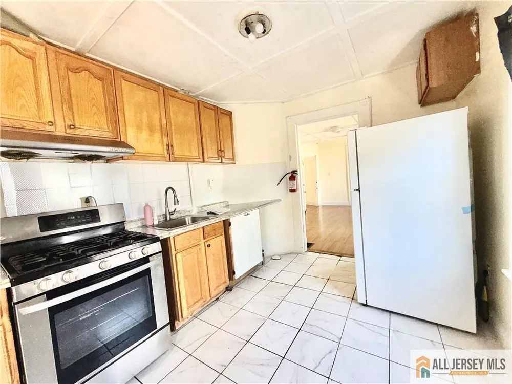 659 S 2nd St, Plainfield, NJ 07060