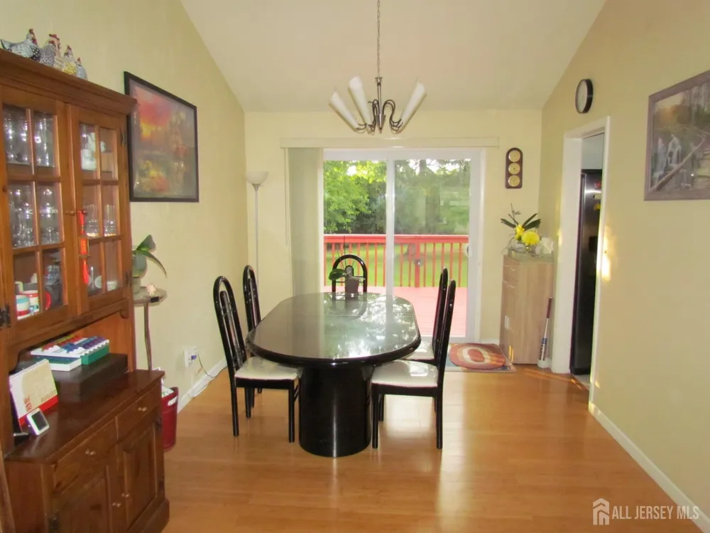 7 Wellington Rd, East Brunswick, NJ 08816