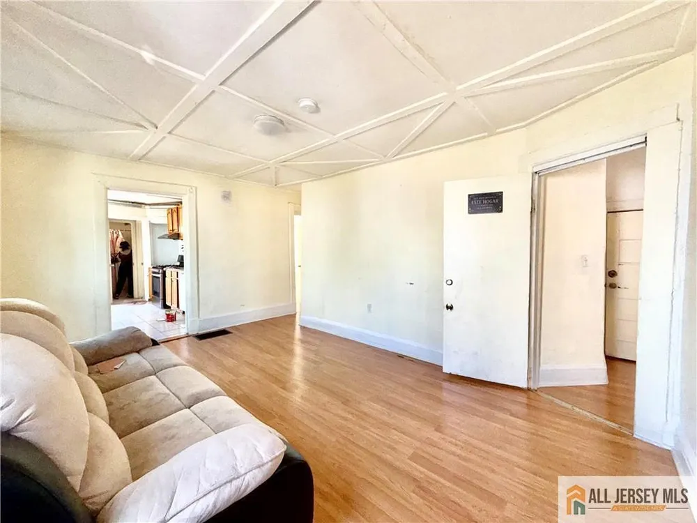 659 S 2nd St, Plainfield, NJ 07060