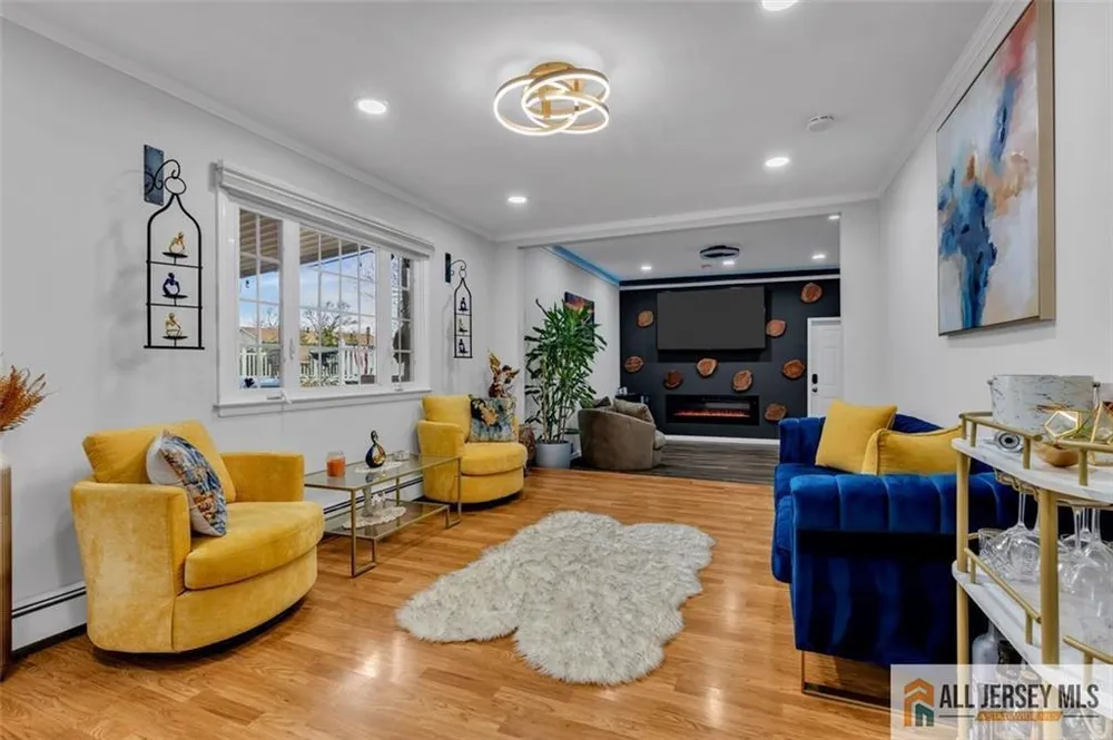 5 Travis Ct, Monroe, NJ 08831