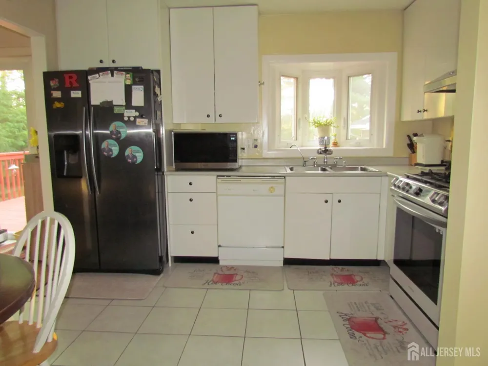 7 Wellington Rd, East Brunswick, NJ 08816