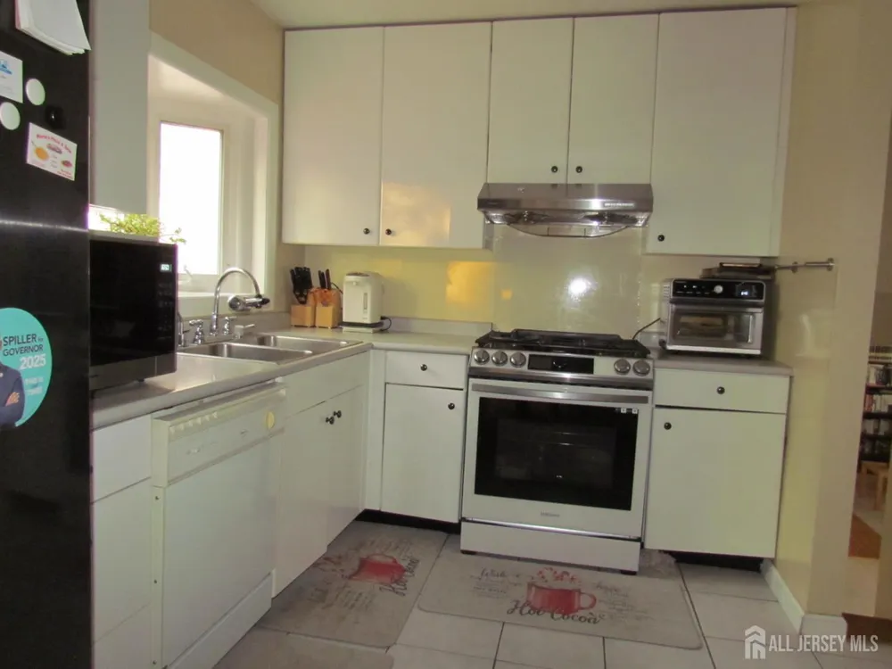 7 Wellington Rd, East Brunswick, NJ 08816