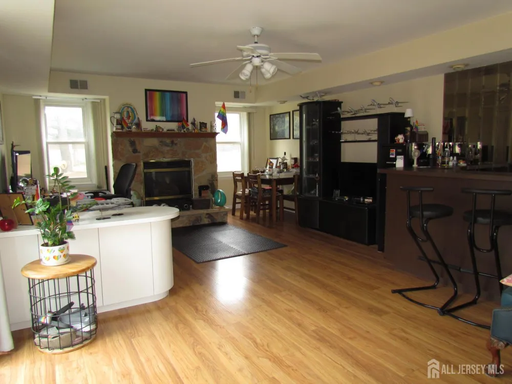 7 Wellington Rd, East Brunswick, NJ 08816