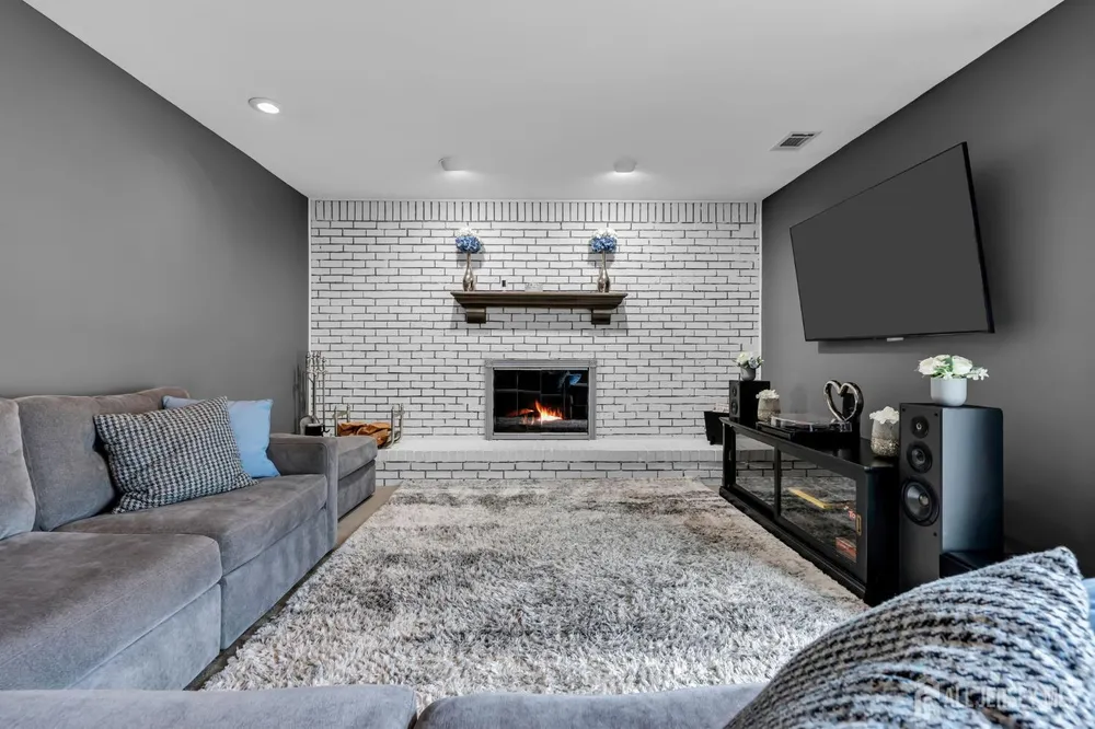 23 N Rhoda St, Monroe, NJ 08831