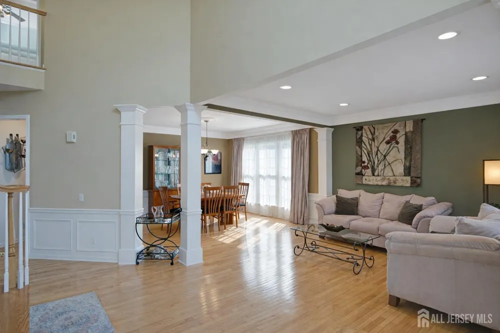 7 Hager St, East Brunswick, NJ 08816
