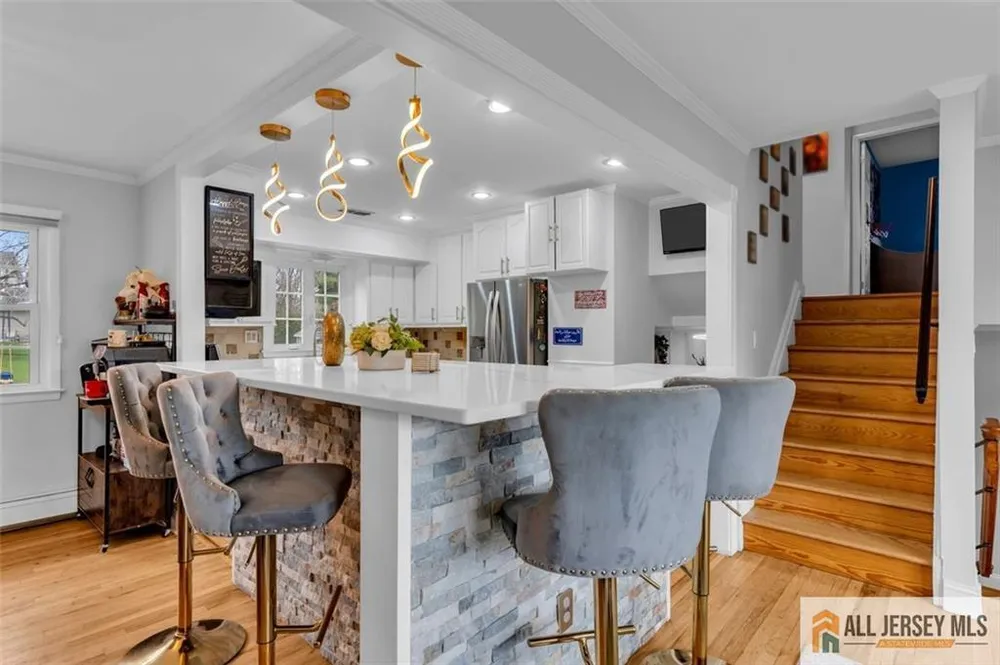 5 Travis Ct, Monroe, NJ 08831