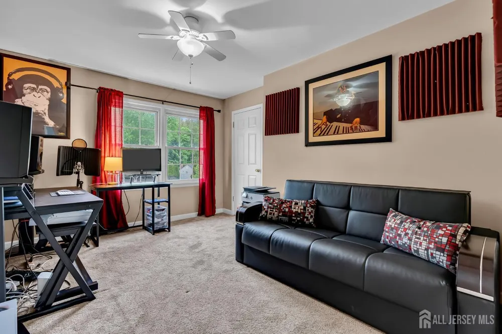 23 N Rhoda St, Monroe, NJ 08831
