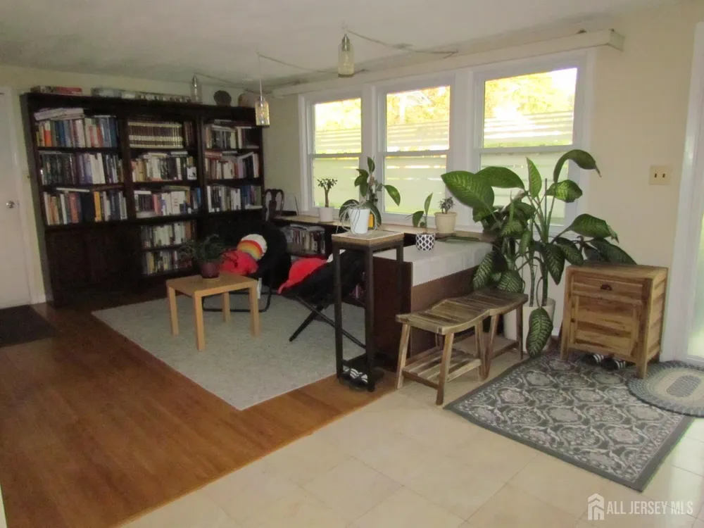 7 Wellington Rd, East Brunswick, NJ 08816
