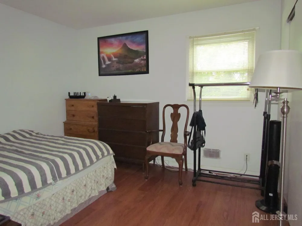 7 Wellington Rd, East Brunswick, NJ 08816