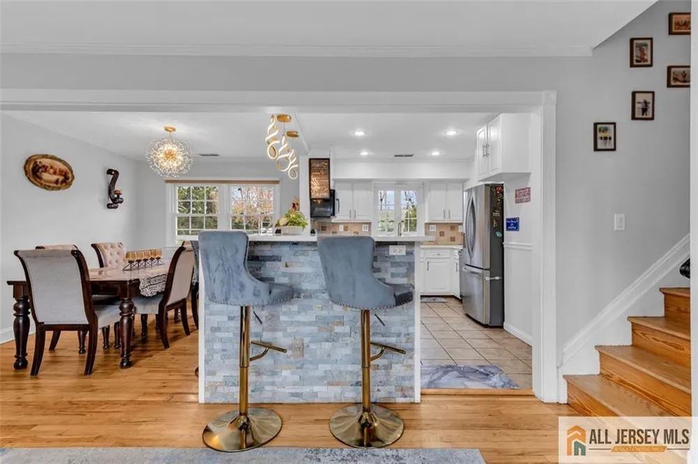5 Travis Ct, Monroe, NJ 08831