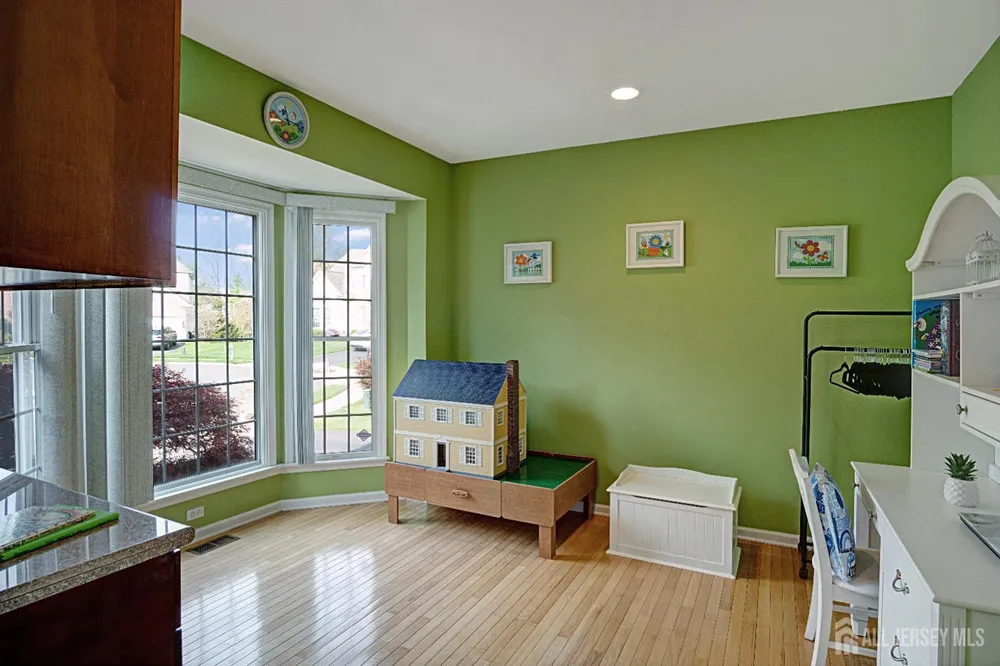 7 Hager St, East Brunswick, NJ 08816