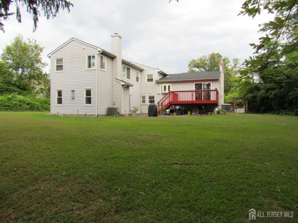 7 Wellington Rd, East Brunswick, NJ 08816