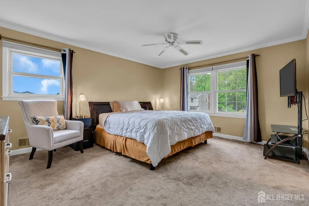 23 N Rhoda St, Monroe, NJ 08831