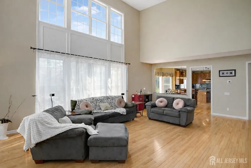 7 Hager St, East Brunswick, NJ 08816