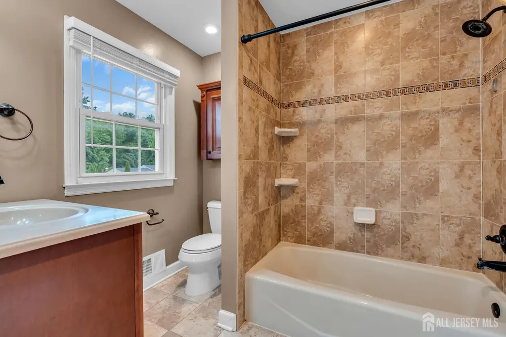 23 N Rhoda St, Monroe, NJ 08831