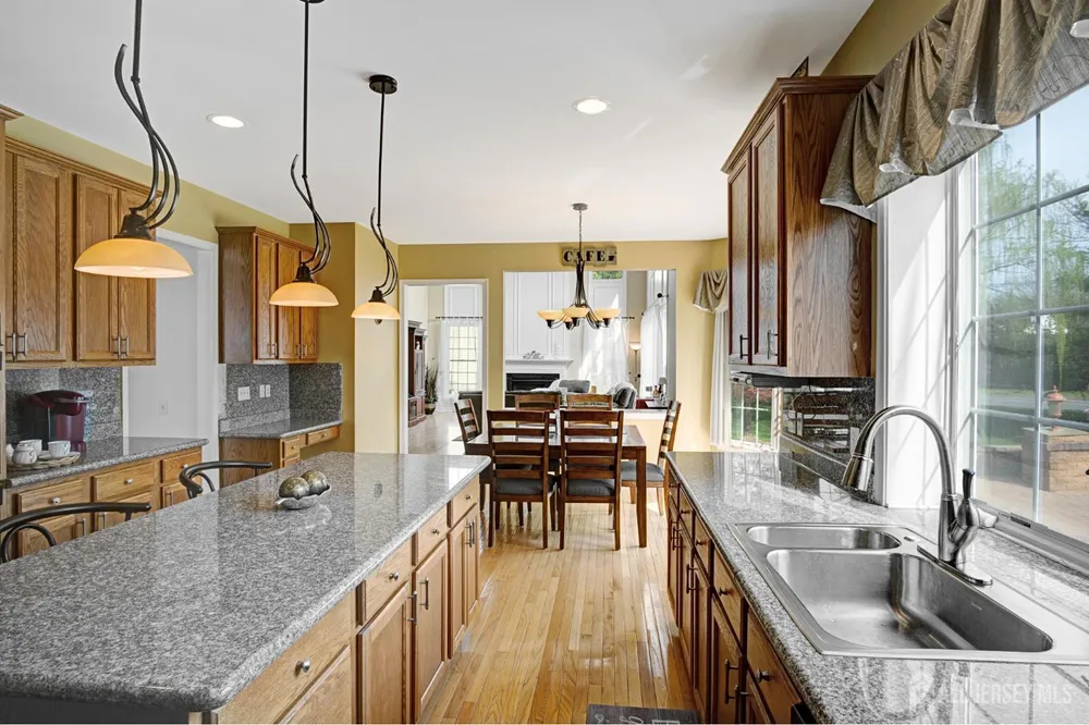 7 Hager St, East Brunswick, NJ 08816