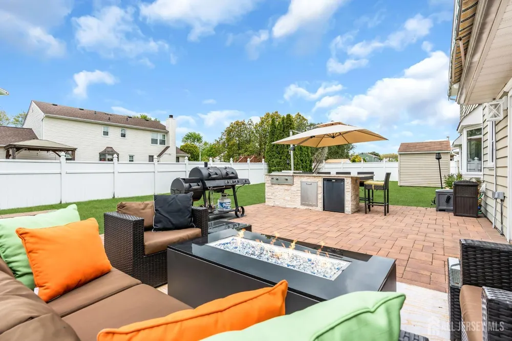 23 N Rhoda St, Monroe, NJ 08831