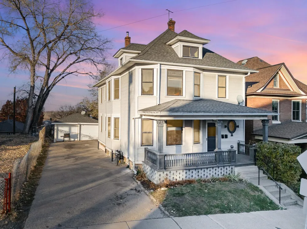 11 Como Ave, Saint Paul, MN 55103