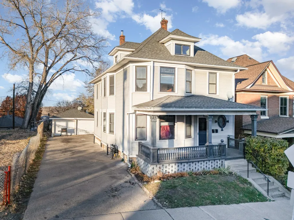 11 Como Ave, Saint Paul, MN 55103