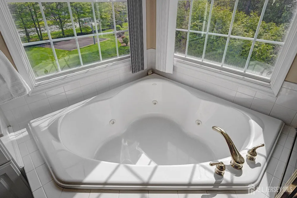 7 Hager St, East Brunswick, NJ 08816