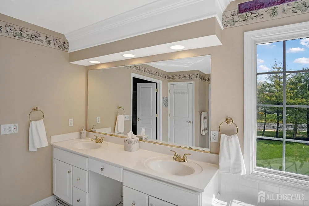 7 Hager St, East Brunswick, NJ 08816