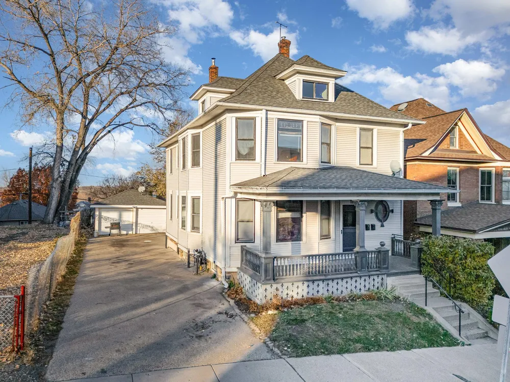 11 Como Ave, Saint Paul, MN 55103