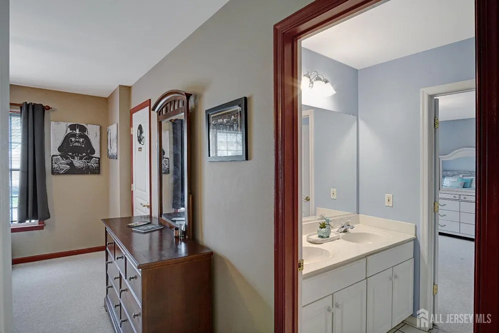7 Hager St, East Brunswick, NJ 08816
