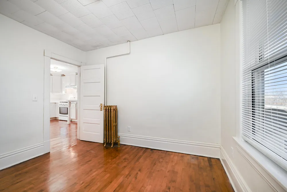 11 Como Ave, Saint Paul, MN 55103