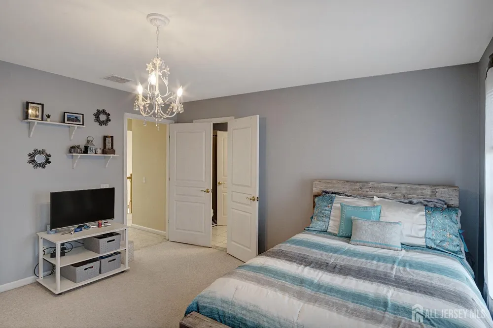 7 Hager St, East Brunswick, NJ 08816