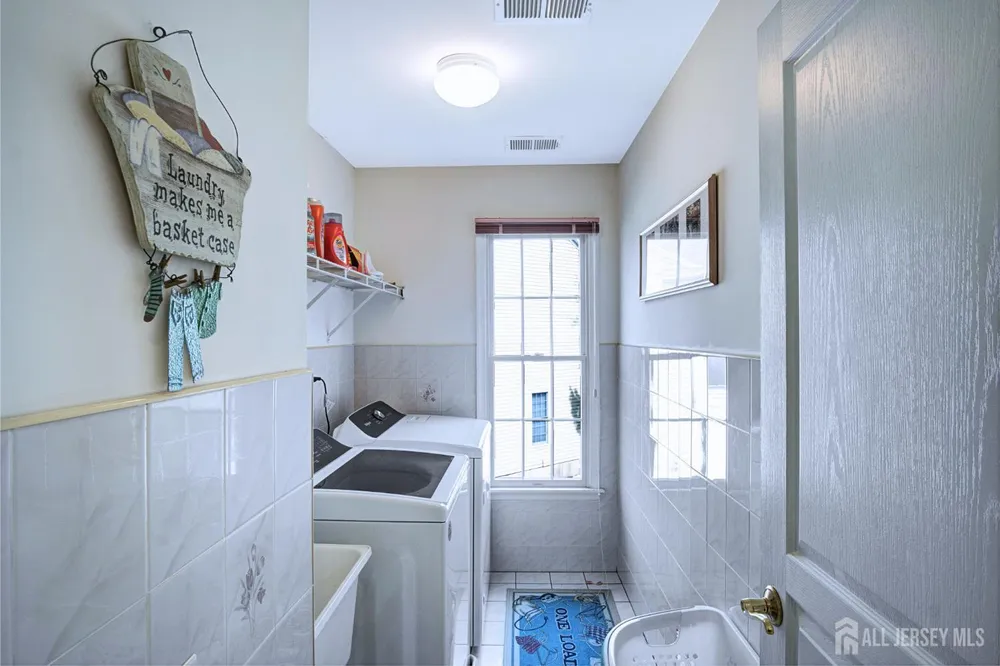 7 Hager St, East Brunswick, NJ 08816