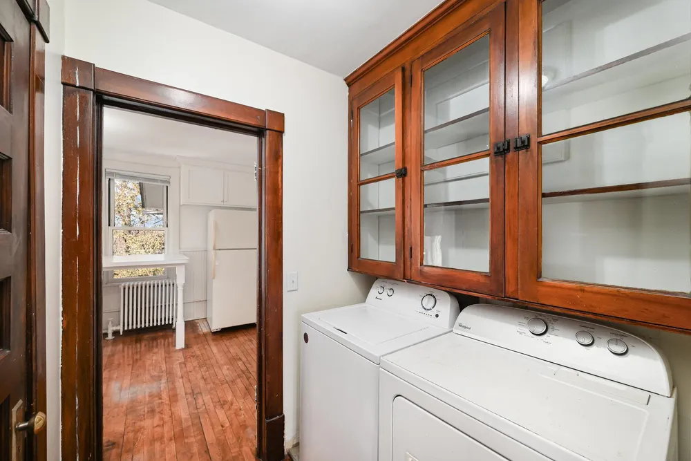 11 Como Ave, Saint Paul, MN 55103
