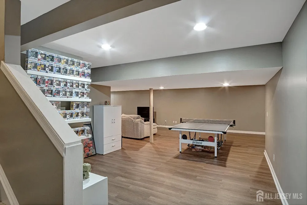 7 Hager St, East Brunswick, NJ 08816