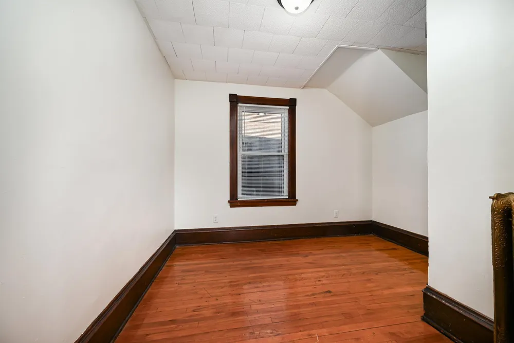 11 Como Ave, Saint Paul, MN 55103