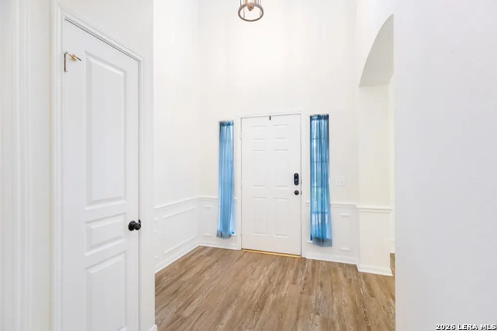 8618 Drayton Heights, San Antonio, TX 78254