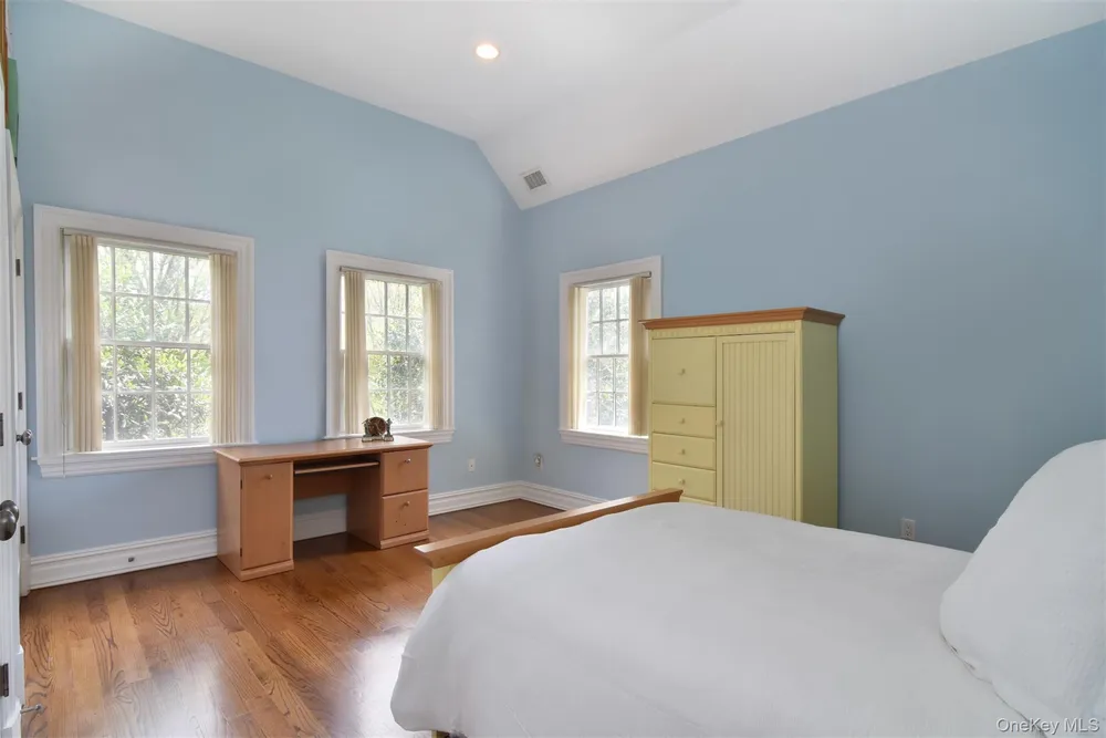 7 Roland Rd, Irvington, NY 10533