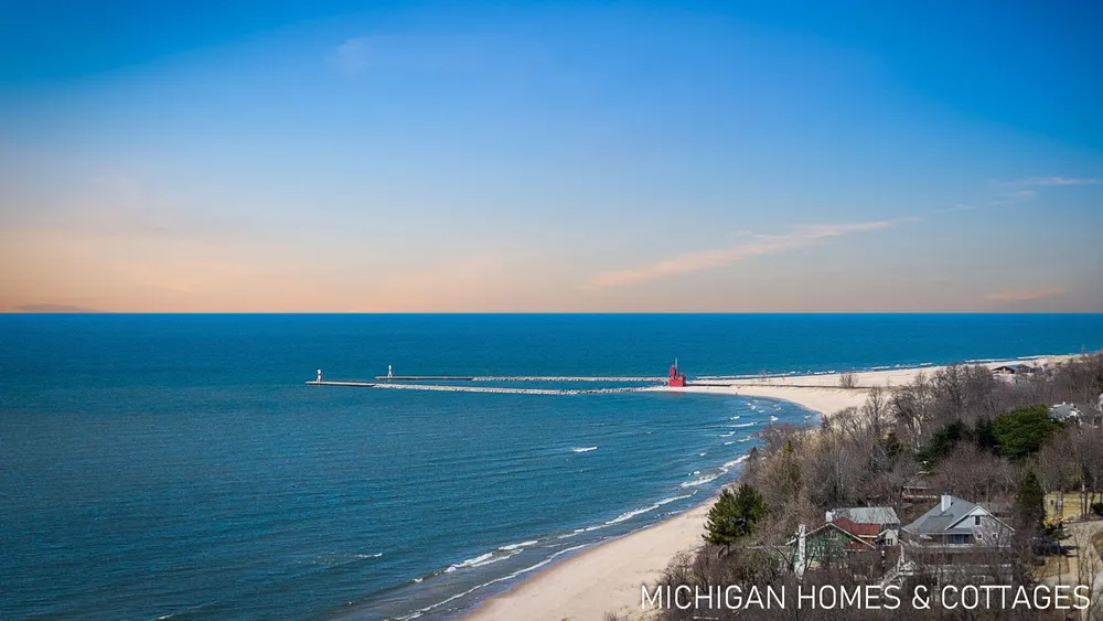 6700 Ratcliff Dr, Holland, MI 49423
