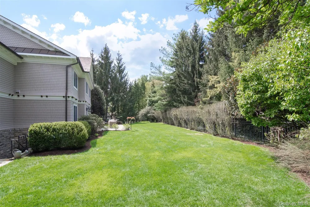 7 Roland Rd, Irvington, NY 10533