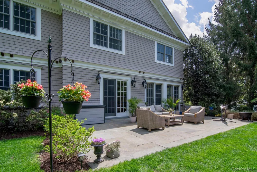 7 Roland Rd, Irvington, NY 10533
