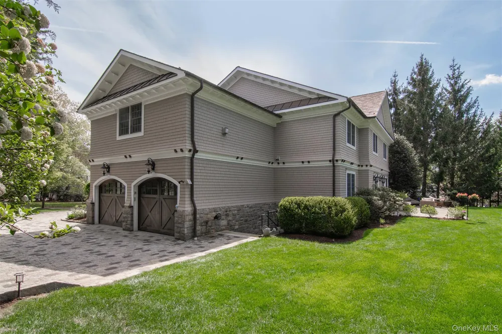 7 Roland Rd, Irvington, NY 10533
