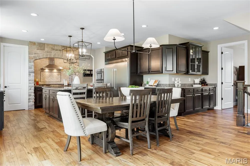 6107 Knights Table Ct, St Charles, MO 63304