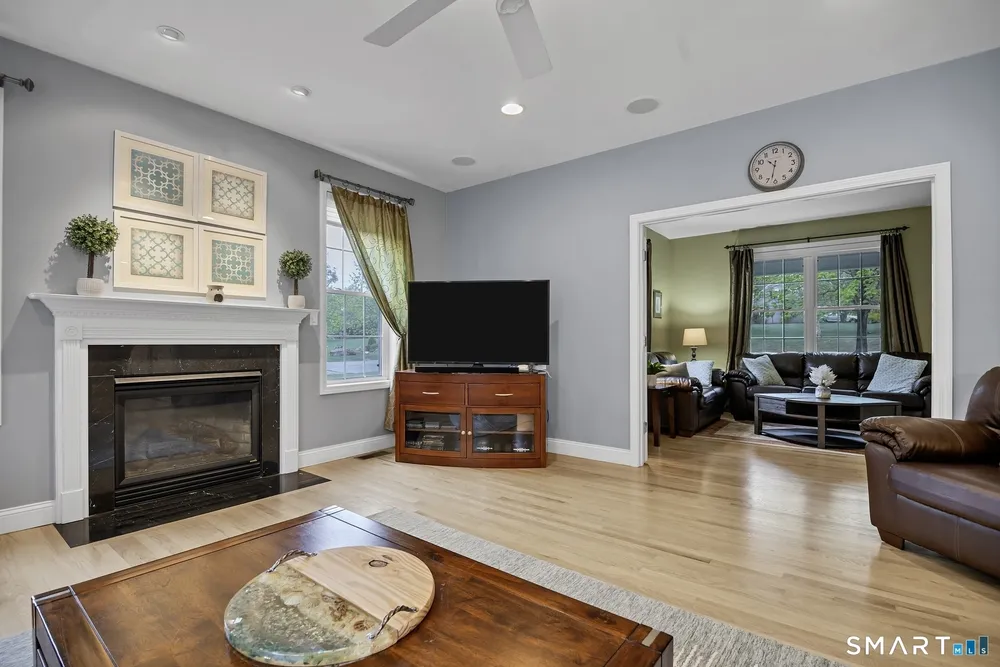 7 Harvest Glen, East Lyme, CT 06333