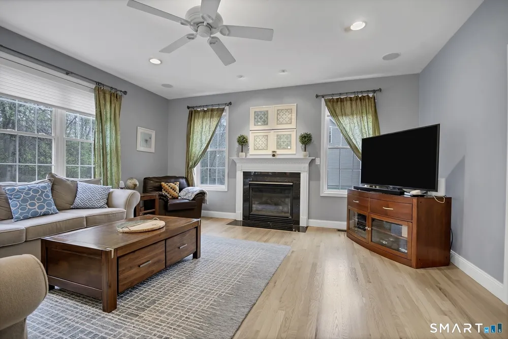 7 Harvest Glen, East Lyme, CT 06333