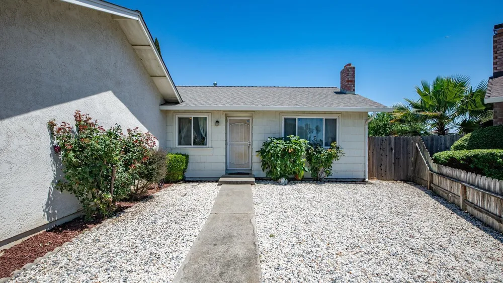 1041 Prairie Dr, Suisun City, CA 94585
