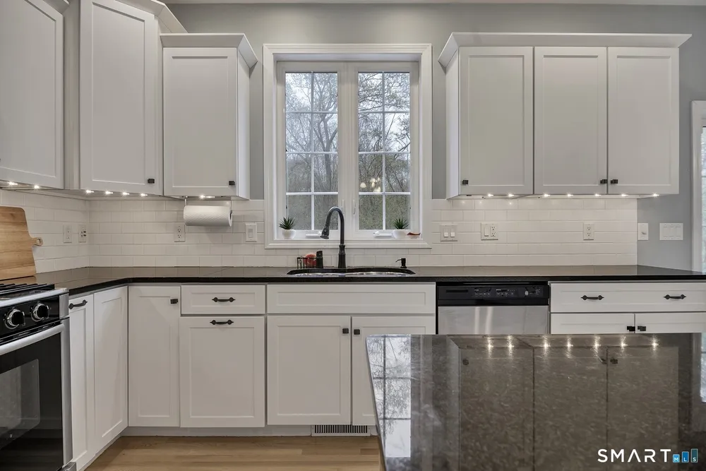 7 Harvest Glen, East Lyme, CT 06333
