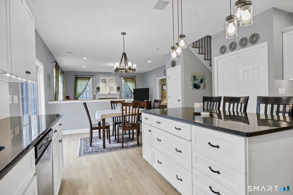 7 Harvest Glen, East Lyme, CT 06333