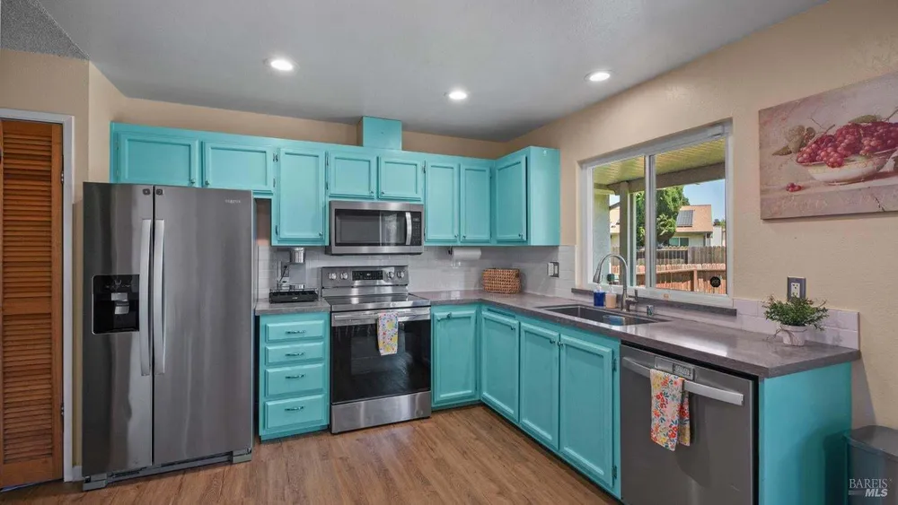 1041 Prairie Dr, Suisun City, CA 94585
