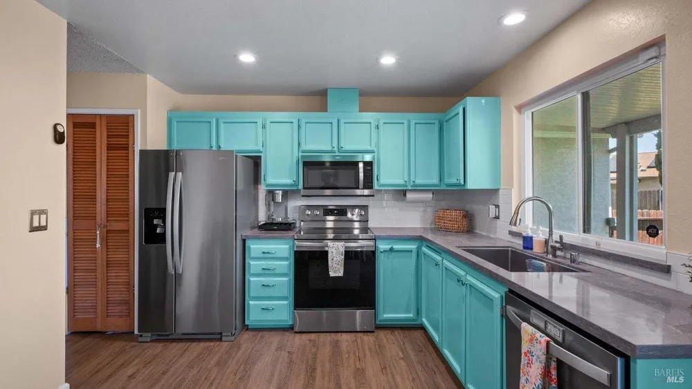 1041 Prairie Dr, Suisun City, CA 94585