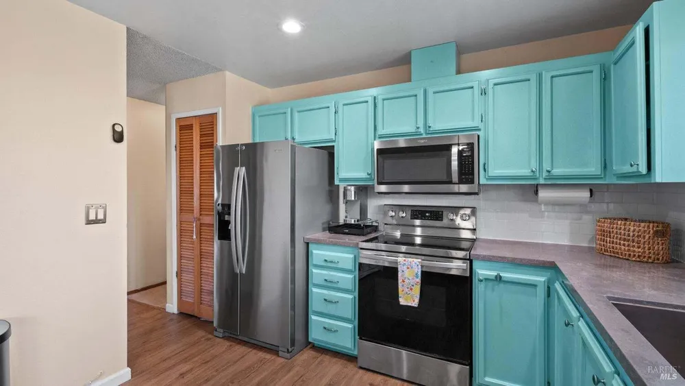 1041 Prairie Dr, Suisun City, CA 94585