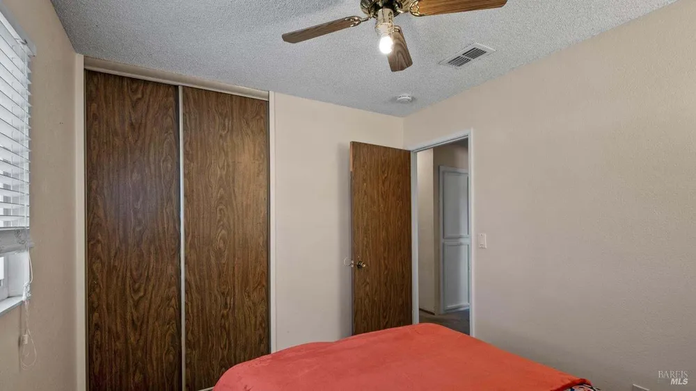 1041 Prairie Dr, Suisun City, CA 94585