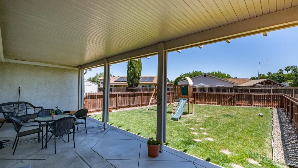 1041 Prairie Dr, Suisun City, CA 94585
